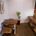 手打ち蕎麦 仙太郎 - 内観：入口側のテーブル