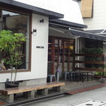 MONZ CAFE - 店頭