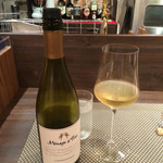 創作イタリアン Gemelli - カウンター席、皆、白ワインでしたね。