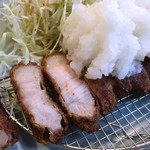 とんかつ蔵 - 観音池ロース＋おろしポン酢
      さらにアップ
