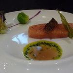 ガストロノミー ジョエル・ロブション - 2010年タスマニアサーモン　エストラゴンオイルで低温調理し・・・