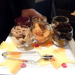 ガストロノミー ジョエル・ロブション - 2010年チーズの添えですが、とってもクオリティの高いドライフルーツ