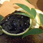 手打ち蕎麦 仙太郎 - お昼も夜もちょい飲みセット　前菜５種　富山産黒造り（塩辛）ゆず皮の器で
      