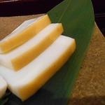 手打ち蕎麦 仙太郎 - お昼も夜もちょい飲みセット　前菜５種　燻製かまぼこ
      