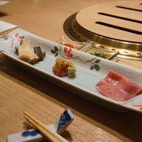 焼肉 銀座コバウ 特別室 - タンのそうめんに青海苔のめんつゆ蒸しあわび、チョジャン