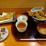 穴子丼１３００円、全体像。