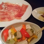 路地裏ワイン酒場 BUENO - 生ハム、ピクルス