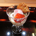 竹ざき - 10】デザート1：苺パイ