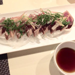 waだいにんぐ 呑 - 鰹のお造り。柚子胡椒とポン酢で