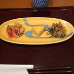 突出し。
          美味し。