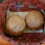 Pasuta Shichirina - 熱々のパン