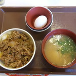 すき家 - 牛丼（並・とん汁玉子セット）