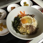 炭火焼肉＆韓国家庭料理 故郷 - ヘルシーなビビンバ定食