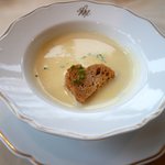 フレンチレストランMori - 本日のスープ（安納芋のポタージュ シナモンの香り）