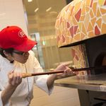 OCTAVAR - 【キッチン】当店自慢の石釜焼きの焼きたてピッツァをぜひお召上がり下さい