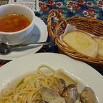 VinoPiazza - ランチＡセットのスープとバゲット