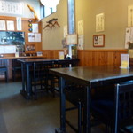 鮮菜家 - カウンターとテーブル席