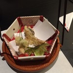 レストランベルビュー - 松茸、蓮根の天ぷら  能登の塩でいただきます