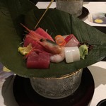 レストランベルビュー - お造り五種盛り  中トロあり