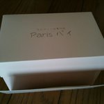 Paris パイ - 箱です。ピンクで可愛い。
