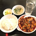 麻辣王豆腐 - ランチ 麻婆豆腐定食 ¥980
            ・「麻」より「辣」が強いがなかなかうまい。