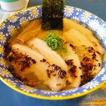 自家製麺 カミカゼ - 焦しネギ塩ラーメン＋チャーシュー