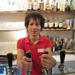 キールズ・バーハウス アオバダイ - この日、唯一お店のスタッフ、山下さん。