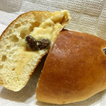 ミックスプラスベーカリー - 自家炊きカスタードとラムレーズンの組み合わせ！