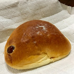 ミックスプラスベーカリー - 自家製 ラムレーズンのクリームパン ¥150
