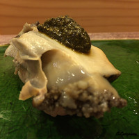 鮨駒 - 鮑、肝ソースのせ