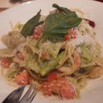 PUBLIC HOUSE - 魚介ジェノベーゼパスタ[1200円]