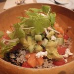 PUBLIC HOUSE - サーモンとアボカドのライスボウル[980円]