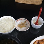 華萬 - ライス&ザーサイ&杏仁豆腐