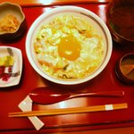 鳥彌三 あざみ - 親子丼