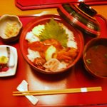 鳥彌三 あざみ - 焼き鳥丼