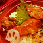 鳥彌三 あざみ - つくねもあります。