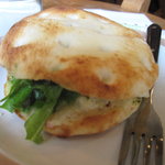 モーツァルト - チーズとベーコンとポテトのフォカッチャ