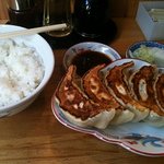 東亭 - 焼き餃子定食（これにスープがつきます）