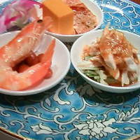 華都飯店 OsakaMetro本町ビル店 - 前菜の盛り合わせ
