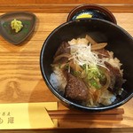 やも庵 - 蕎麦屋の和牛丼（和牛ロース）　１，７００円