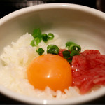 焼肉ホルモンせいご - 松坂牛ユッケ丼