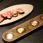 焼肉ホルモンせいご - 松坂牛ランボソの炭火焼き ４種の薬味で