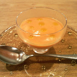 ラ・トラース - 1】アミューズ：百済農園のパプリカのムース ガスパチョソース(2016.8月)