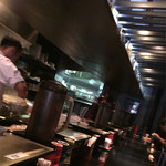 鶏Soba 座銀 にぼし店 - バーのような店内