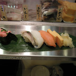 寿司 魚がし日本一 - ちょい呑みセットの握り+玉子焼き
