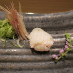 鮨 山浦 - 28年10月　松川鰈　梅酒塩で