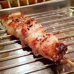 新小屋 - 「厚切り豚バラ串焼」肉の旨みと甘みが絶品