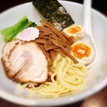 独学流らーめん 草加の陣 - 中太平ストレート麺と具材