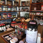 うんとん処 春・夏・秋・冬 - 店内