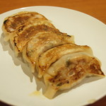 中華料理 永豊楼 - 焼き餃子（３８０円＋税）２０１６年１０月